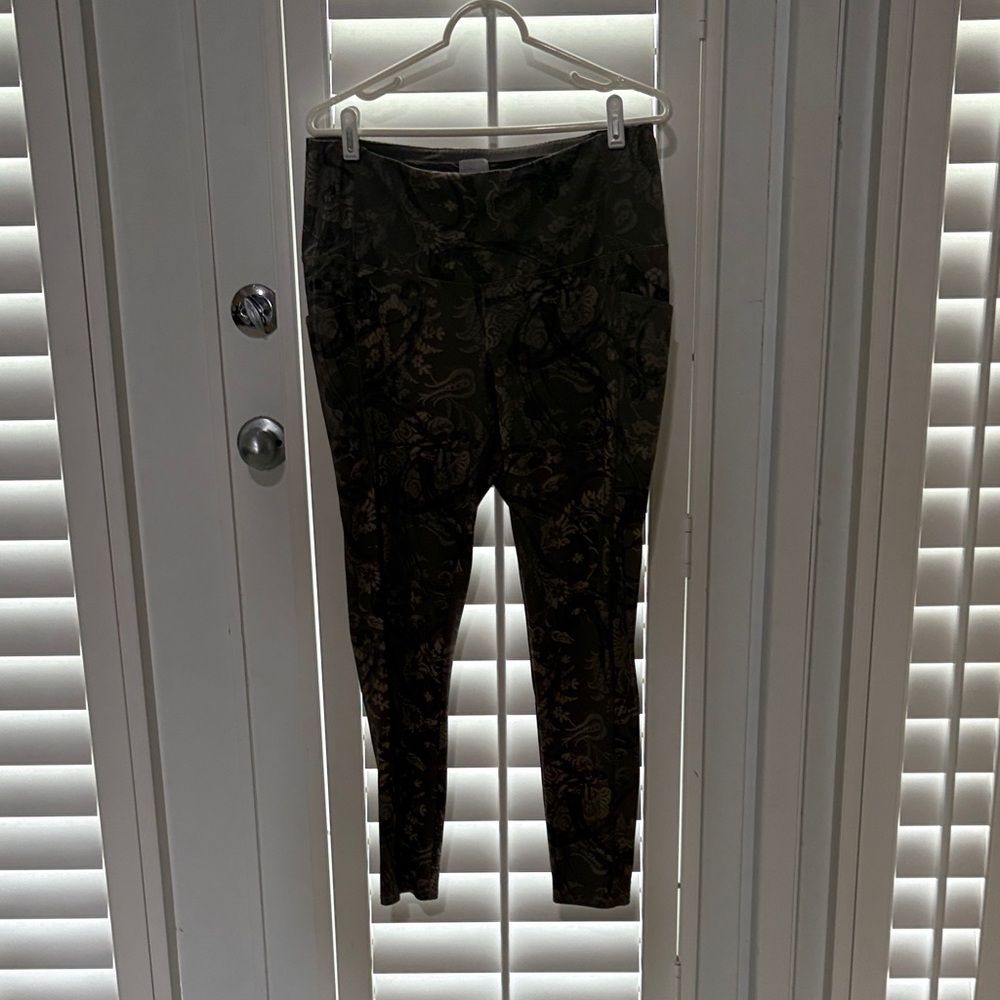 Chico's Zenergy Brown Leggings.  Excellent condition with no signs of wear.